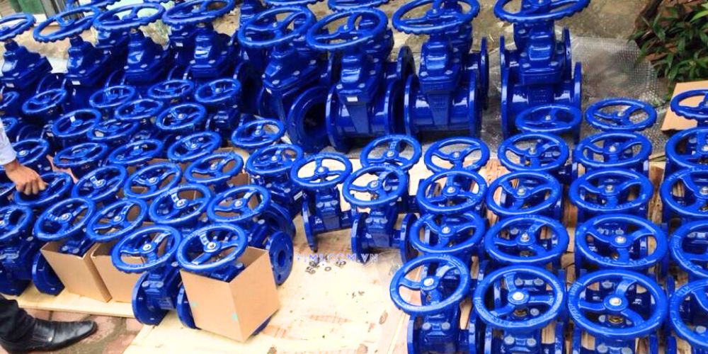 kho van cổng ty chìm tay quay