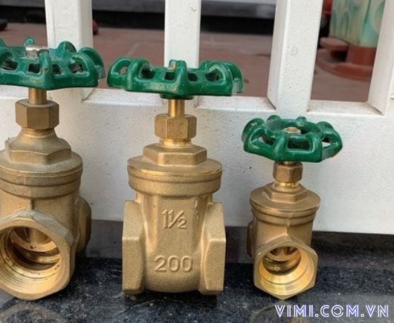 van cổng tay vặn