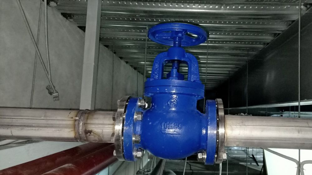 van hơi nóng thân gang