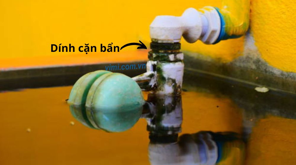 phao cơ không ngắt nước do cặn bẩn