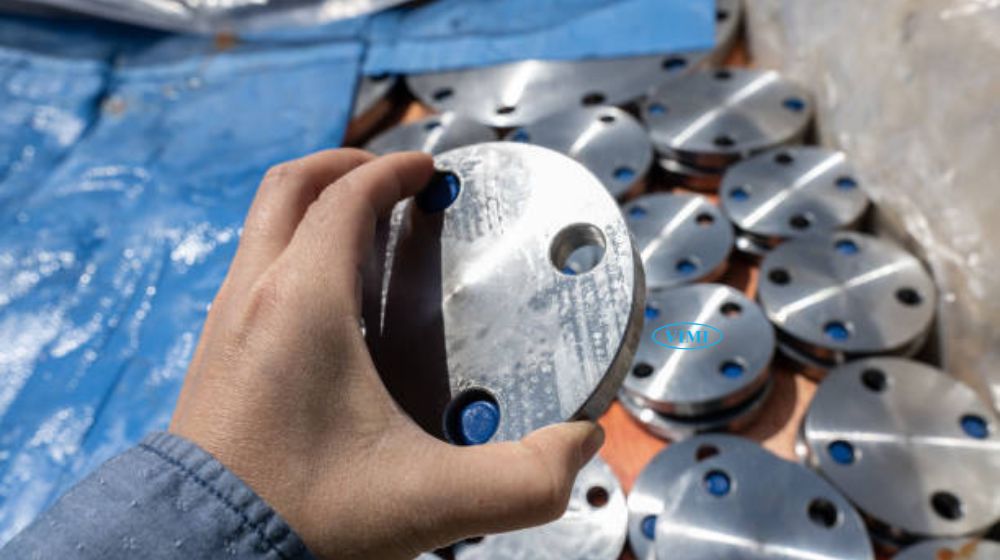 mặt bích mù và đặc có khác nhau không