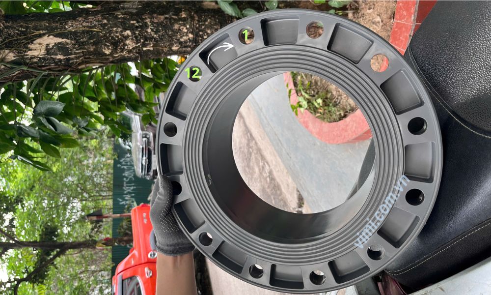 mặt bích nhựa pvc 250 có bao nhiêu lỗ