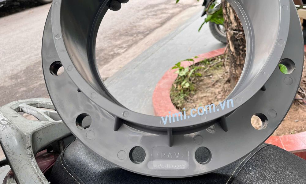 mặt bích pvc 250 khác gì bích upvc 250